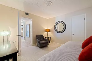 6800 20th Ave N, Saint Petersburg, FL 33710 - Photo 17
