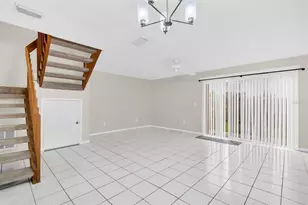 1526 Chateaux De Ville Ct, Clearwater, FL 33764 - Photo 7