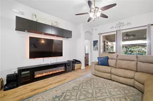 6325 Bridgecrest Dr, Lithia, FL 33547 - Photo 7