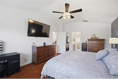 6325 Bridgecrest Drive, Lithia, FL 33547 - Photo 11