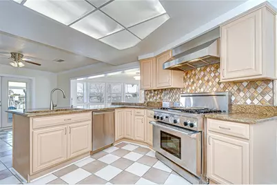 6416 Lake Sunrise Drive, Apollo Beach, FL 33572 - Photo 13