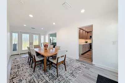 2843 57th Street S, Gulfport, FL 33707 - Photo 13