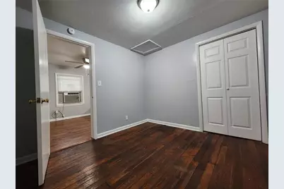 1327 NE 3rd Avenue, Gainesville, FL 32641 - Photo 7