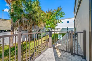 3909 W Cleveland St, Tampa, FL 33609 - Photo 17