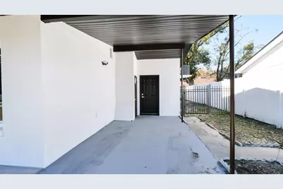 8641 May Circle, Tampa, FL 33614 - Photo 7