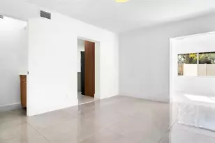 8641 May Cir, Tampa, FL 33614 - Photo 37