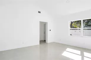8641 May Cir, Tampa, FL 33614 - Photo 43