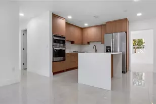 8641 May Cir, Tampa, FL 33614 - Photo 17