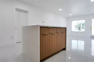 8641 May Cir, Tampa, FL 33614 - Photo 19