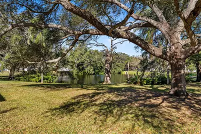 546 Forest Parkway E, Largo, FL 33771 - Photo 15