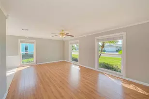 4577 Great Lakes Dr S, Clearwater, FL 33762 - Photo 7