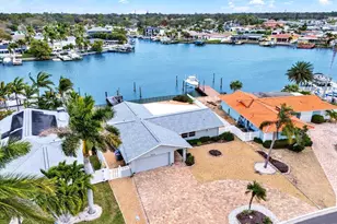 5675 Bayview Dr, Seminole, FL 33772 - Photo 3