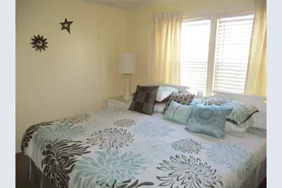 38428 Beniger Drive, Zephyrhills, FL 33540 - Photo 21