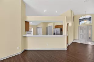 813 Cristelle Jean Dr, Ruskin, FL 33570 - Photo 17