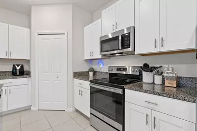 809 Tennyson Mill Circle, Tampa, FL 33619 - Photo 17