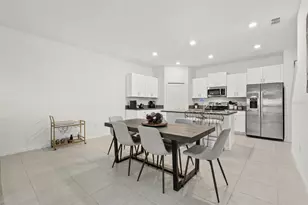 809 Tennyson Mill Cir, Tampa, FL 33619 - Photo 11