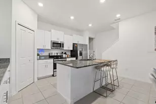 809 Tennyson Mill Cir, Tampa, FL 33619 - Photo 13