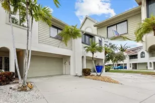 2392 Hanover Dr, Dunedin, FL 34698 - Photo 3