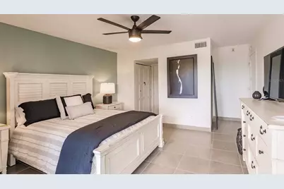 1125 W Peppertree Drive #407, Sarasota, FL 34242 - Photo 11