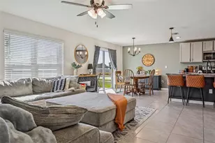 35571 Doveland Dr, Zephyrhills, FL 33541 - Photo 9