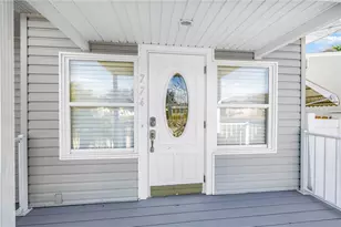 774 40th Ave NE, Saint Petersburg, FL 33703 - Photo 3