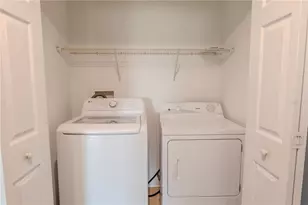 8208 Downpatrick Ct, Tampa, FL 33610 - Photo 9