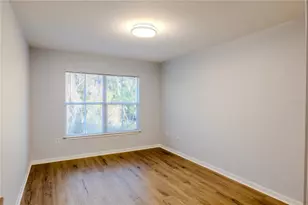 8208 Downpatrick Ct, Tampa, FL 33610 - Photo 17