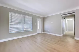 8822 Bay St NE, Saint Petersburg, FL 33702 - Photo 7