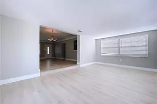 8822 Bay St NE, Saint Petersburg, FL 33702 - Photo 11