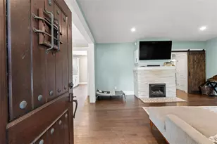 1170 24th Ave N, Saint Petersburg, FL 33704 - Photo 5