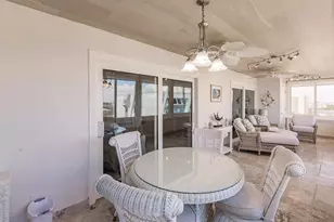 1055 W Peppertree Dr, Sarasota, FL 34242 - Photo 25