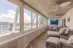 1055 W Peppertree Dr, Sarasota, FL 34242 - Photo 29