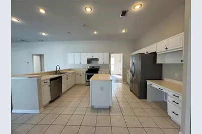 28724 Hanging Moss Loop, Wesley Chapel, FL 33543 - Photo 11