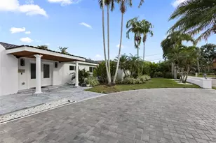 131 Toledo Way NE, Saint Petersburg, FL 33704 - Photo 3