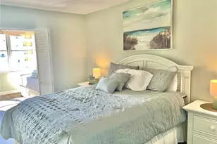 4550 Cove Cir, Saint Petersburg, FL 33708 - Photo 15