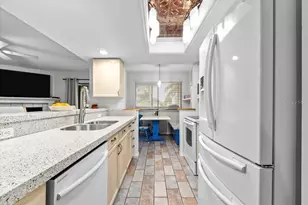 2392 Hanover Dr, Dunedin, FL 34698 - Photo 15