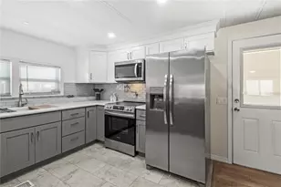 4902 91st Ln, Saint Petersburg, FL 33708 - Photo 13