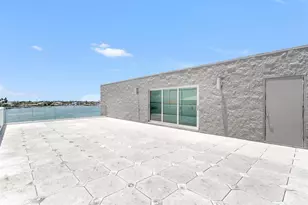 905 Bay Point Dr, Madeira Beach, FL 33708 - Photo 5