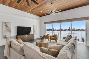 905 Bay Point Dr, Madeira Beach, FL 33708 - Photo 13