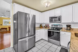 10020 Panama Ct, Seminole, FL 33776 - Photo 9