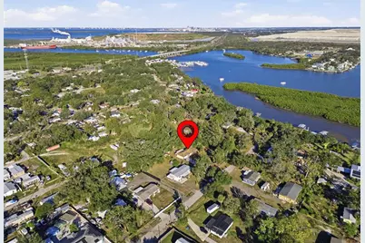 9911 Davis Street, Gibsonton, FL 33534 - Photo 39