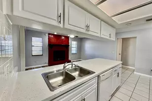 4223 Summerdale Dr, Tampa, FL 33624 - Photo 11