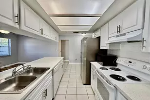 4223 Summerdale Dr, Tampa, FL 33624 - Photo 9