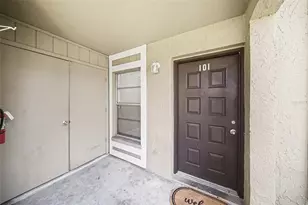 14312 Hanging Moss Cir, Tampa, FL 33613 - Photo 7