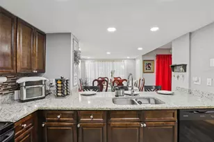 4709 Puritan Cir, Tampa, FL 33617 - Photo 5