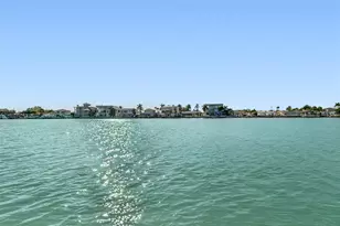 7864 9th Ave S, Saint Petersburg, FL 33707 - Photo 13