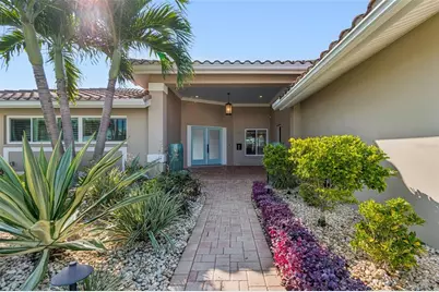 7864 9th Avenue S, Saint Petersburg, FL 33707 - Photo 5