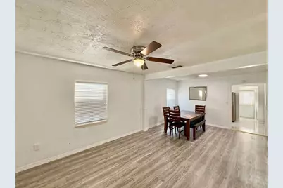 524 E Lime Street, Tarpon Springs, FL 34689 - Photo 1