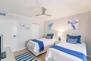 1055 W Peppertree Dr, Sarasota, FL 34242 - Photo 17