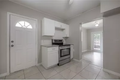 10411 N Woodmere Road, Tampa, FL 33617 - Photo 5